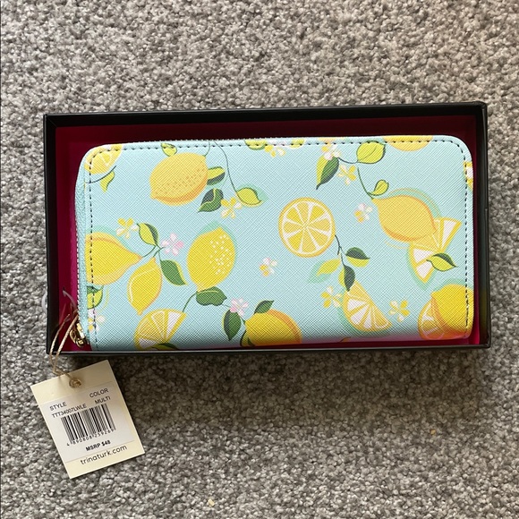 NWT Trina Turk Lemon Print Large Wallet - Picture 1 of 6